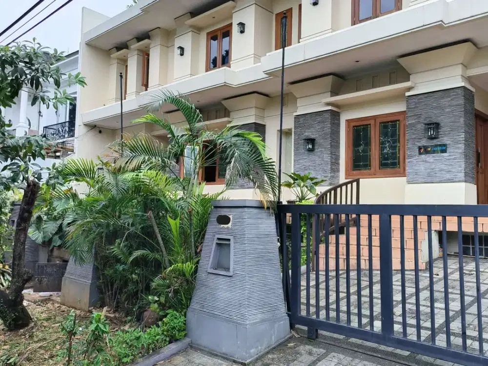 Dijual Cepat Rumah Besar Siap Huni. Lokasi Bagus Sekali