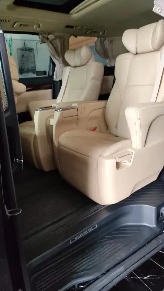 99% Toyota Alphard G 2016
