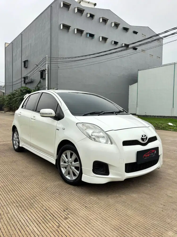 Toyota Yaris E matic bekas murah 2013