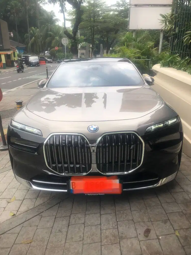 FS : BMW i 7 2023 LIKE NEW