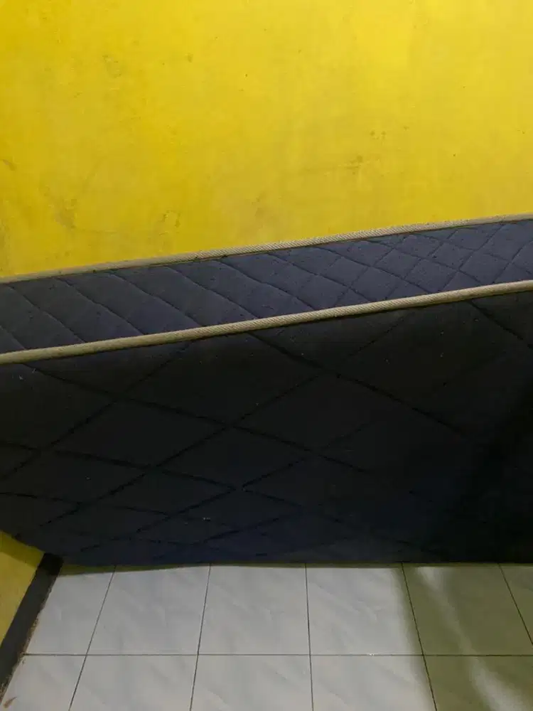 KASUR BEKAS MERK IN THE BOX