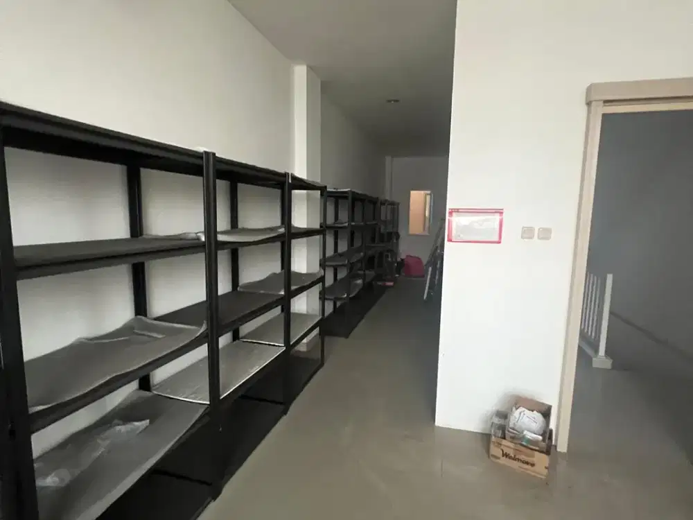 Dijual Ruko 3 Lantai di Golf Lake Uk 4x15, Furnished