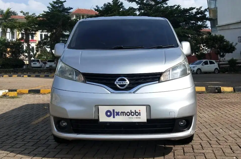 TDP 4,JT Nissan Evalia 1.5 XV Bensin-AT Silver 2012