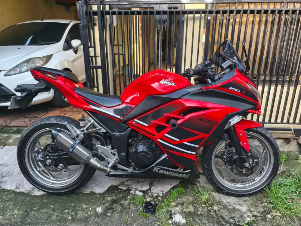 Ninja 250 fi mulus tahun 2015