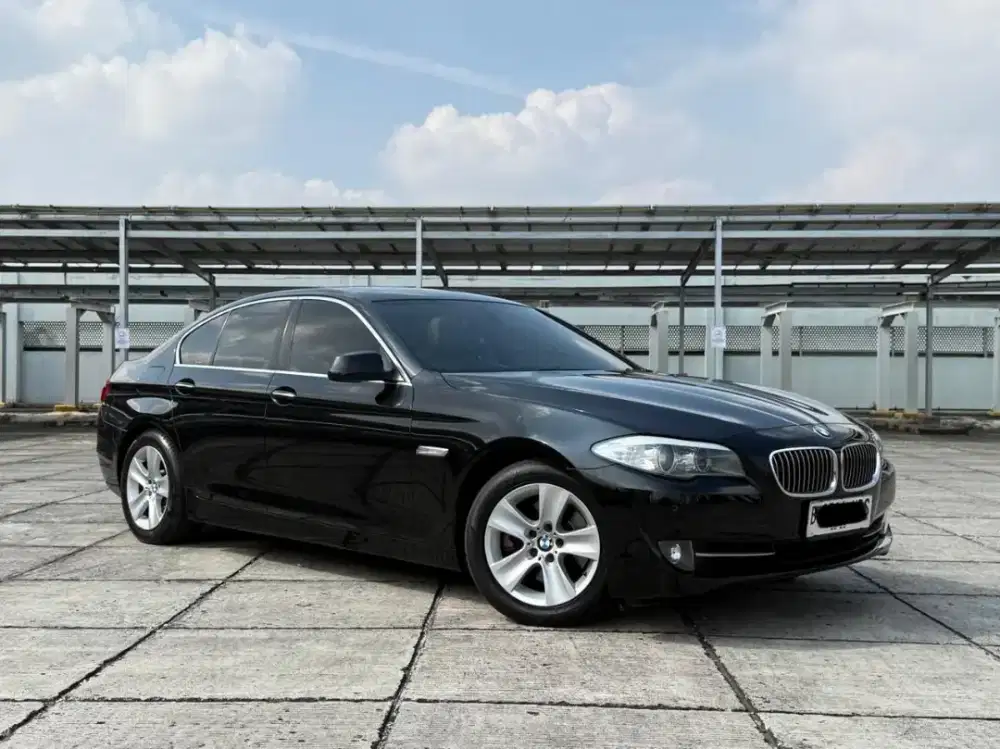 BMW 528i Luxury 2012 Low KM 54RB Antik