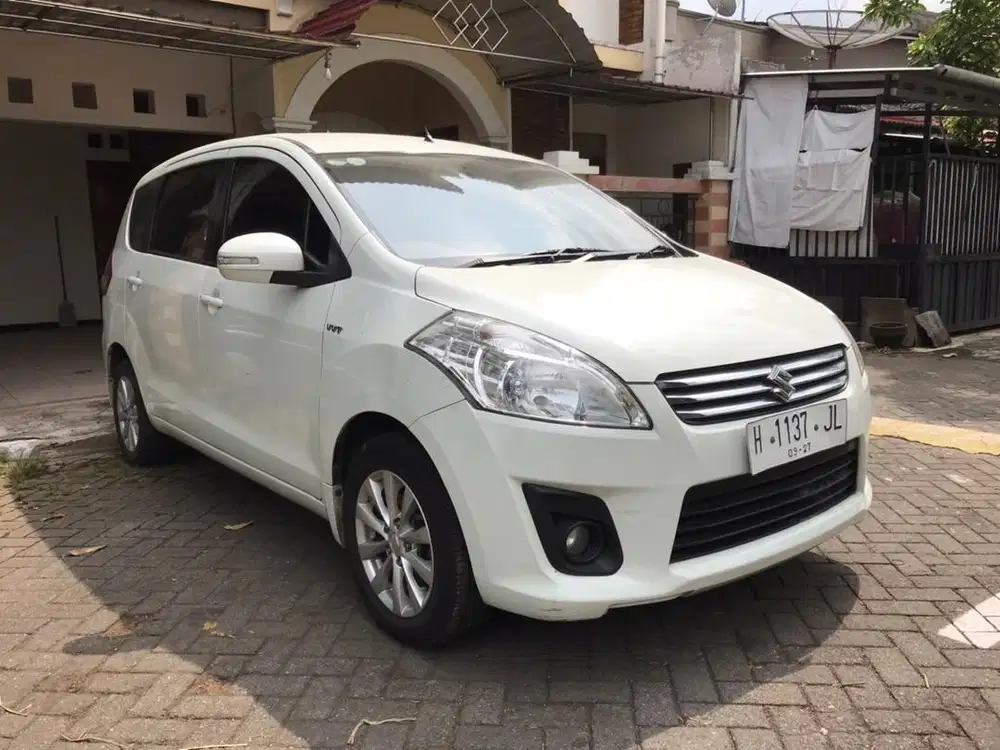 Suzuki ertiga 2014 putih