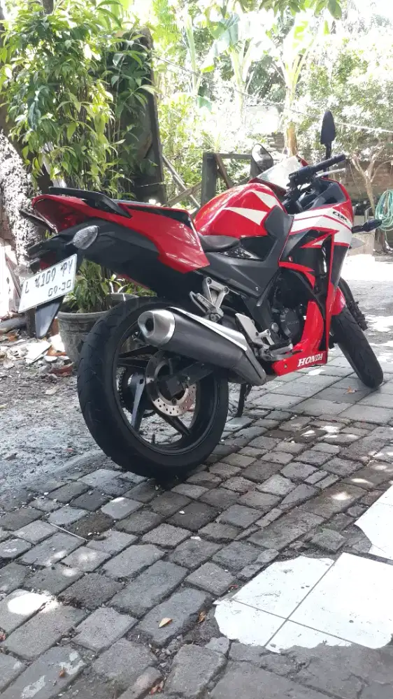 Jual cbr 2015 tgn1 cet masih ori semua km masih 27rb