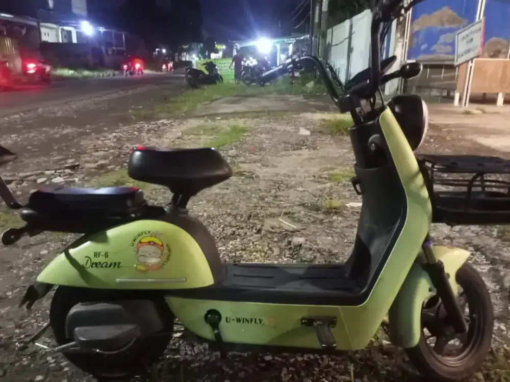 Sepeda Listrik UWinfly RF-6 mulus