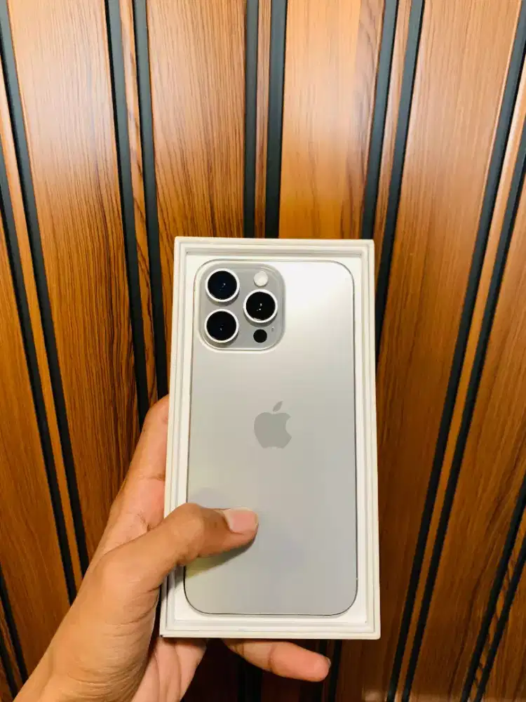 iphone 15pm natural titanium 256gb iBox