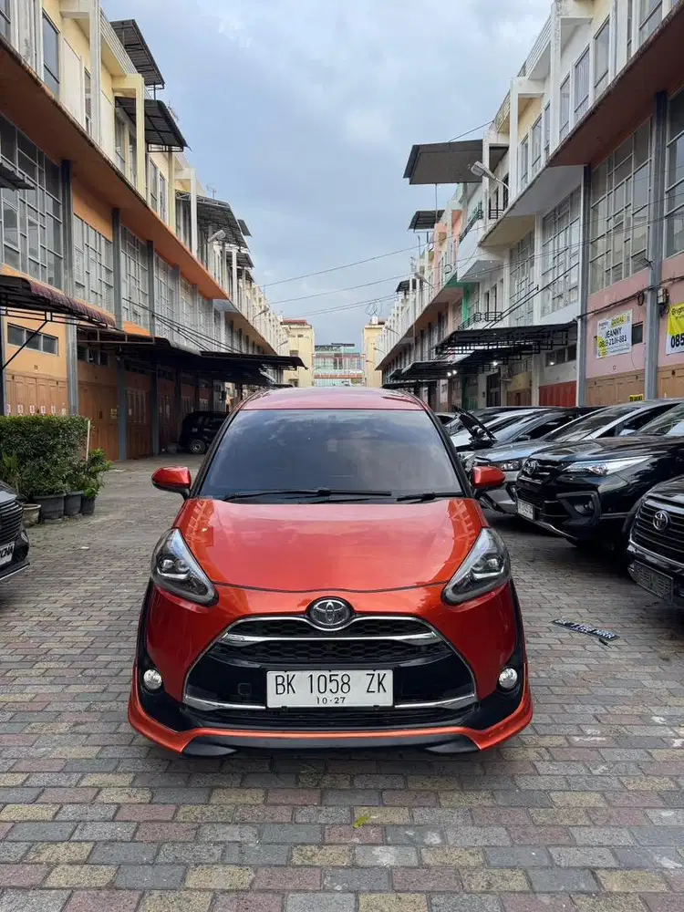 Toyota Sienta Q 1.5 A/T Orange