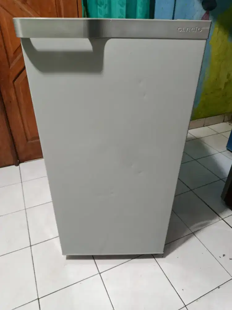 Kulkas 1 pintu merek toshiba glacio