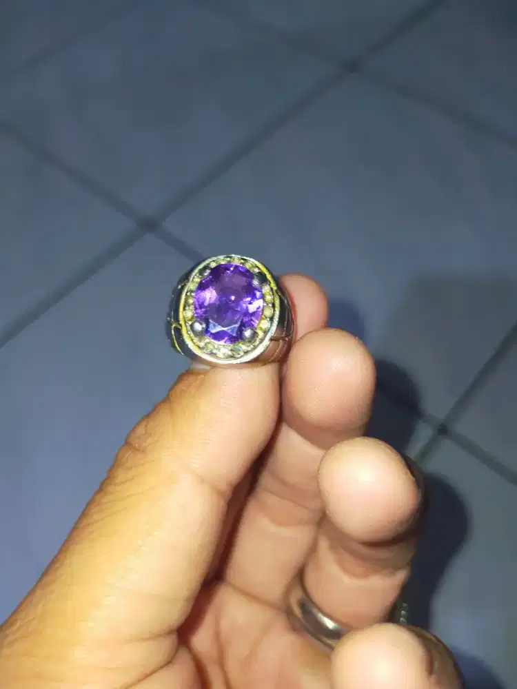 Batu kecubung istimewah