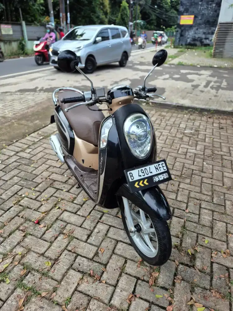 Dijual Honda Scoopy tahun 2013 pajak hidup