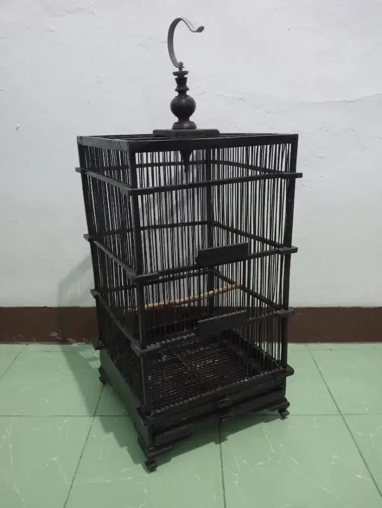 Kandang bekas layak pake