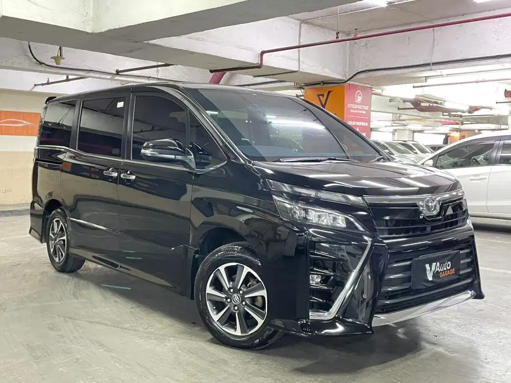 (DP 15JT) VOXY 2018