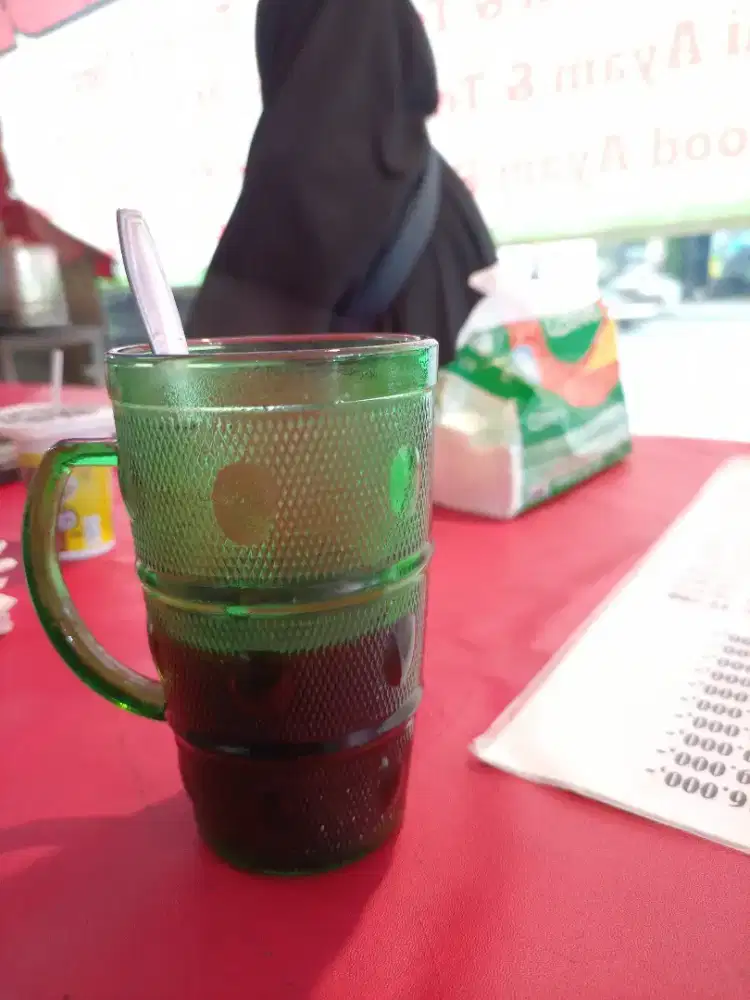 Dicari pria dewasa untuk bantu berjualan nasgor