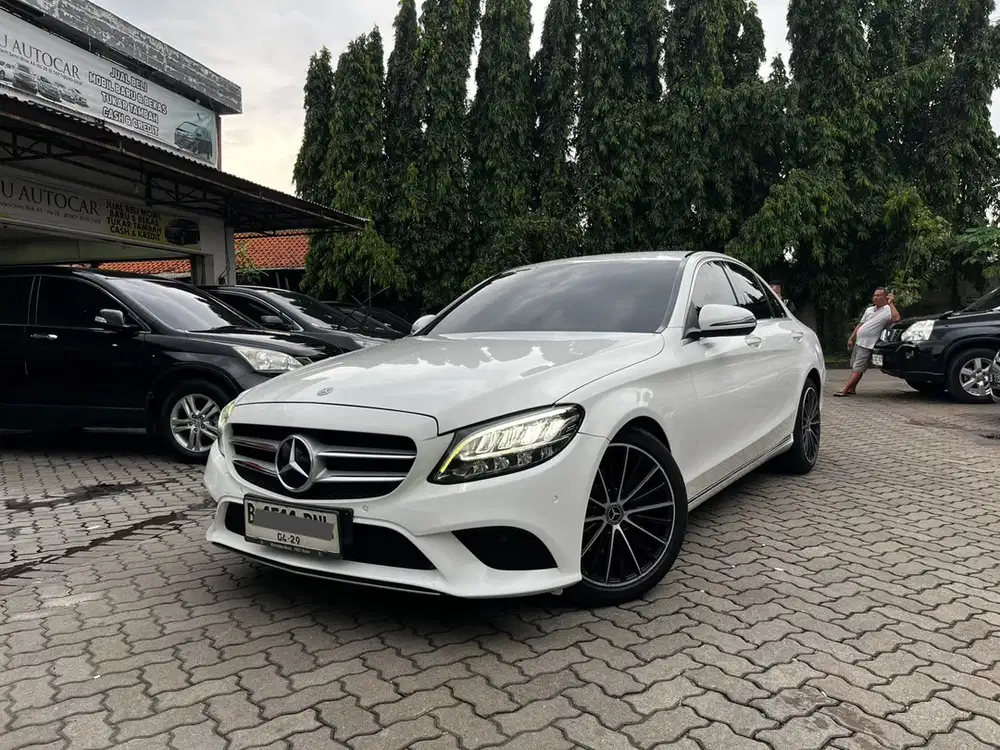 Mercedes-Benz C200 2019 Bensin