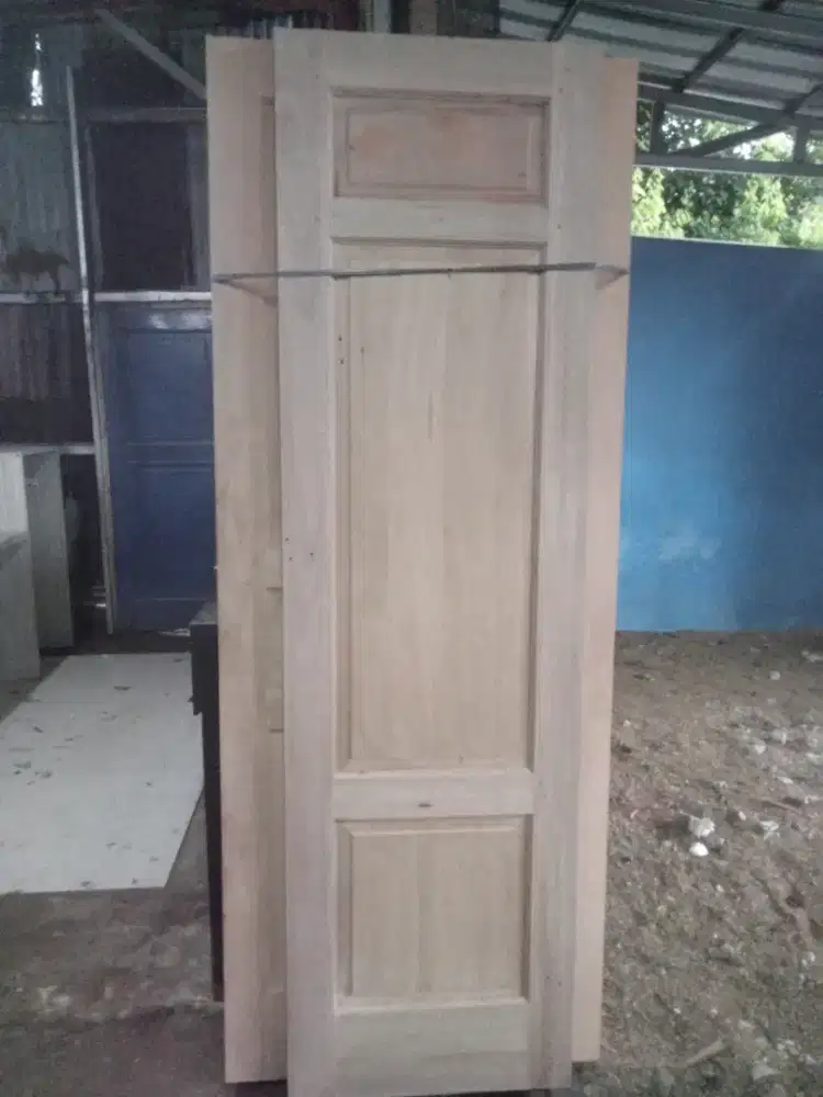 Pintu depan dan kamar panel/minimalis