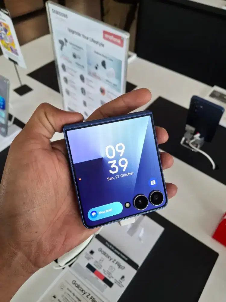 SAMSUNG Z FLIP7 FREE BONUS BUDS 3, CHARGER, ZPREMIERE 2 TH + GOOGLE Ai