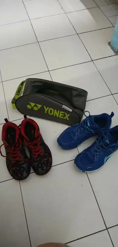 Dijual borongan sepatu badminton lining & Hi-Qua