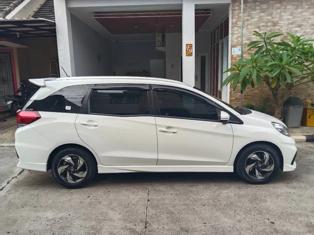 Honda Mobilio RS 1.5 AT CVT 2016 WARNA PUTIH