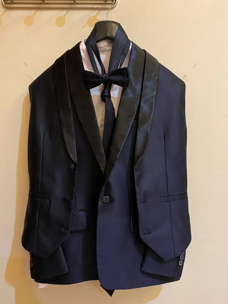 setelan jas wedding pria NAVY jas , kemeja , rompi , celana , dasi