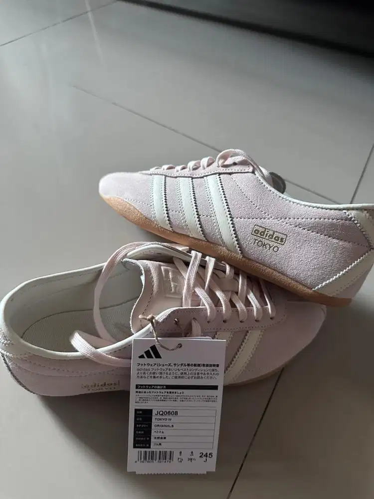 Adidas tokyo women size 39 1/3