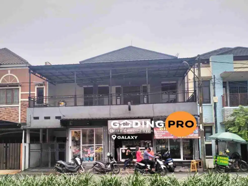 Dijual Rumah dgn Tempat usaha kios ada 3 Raya Boulevard Galaxy Bekasi Selatan