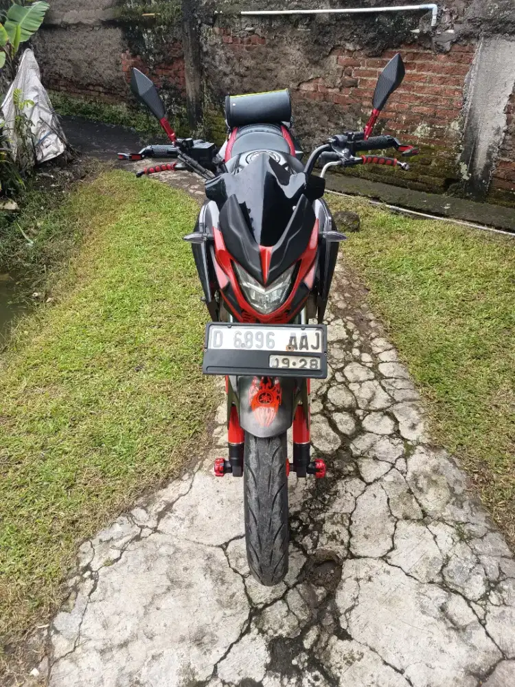 CB150R New Street Fire