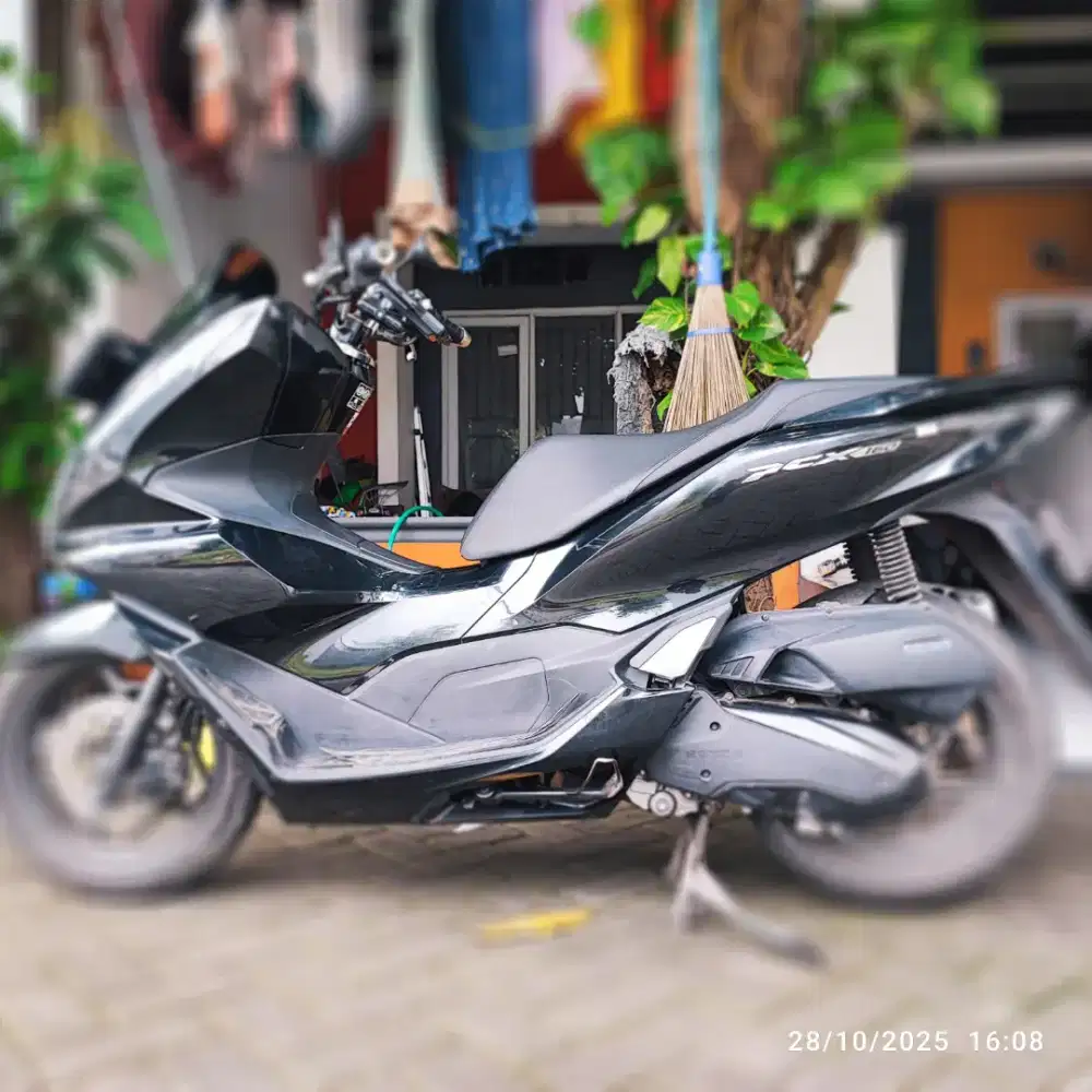 Honda PCX 160 CBS Hitam - 2023 (Black)