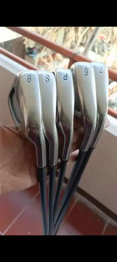 Stik golf  (6 Stik) Sesuai gambar 1Jt . Dapat 6 stik .