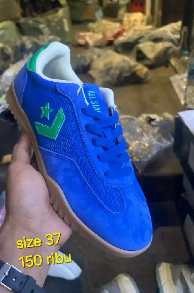 Sepatu converse casual