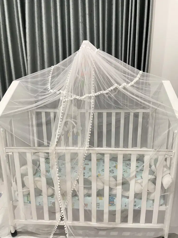 Baby crib little equi type house