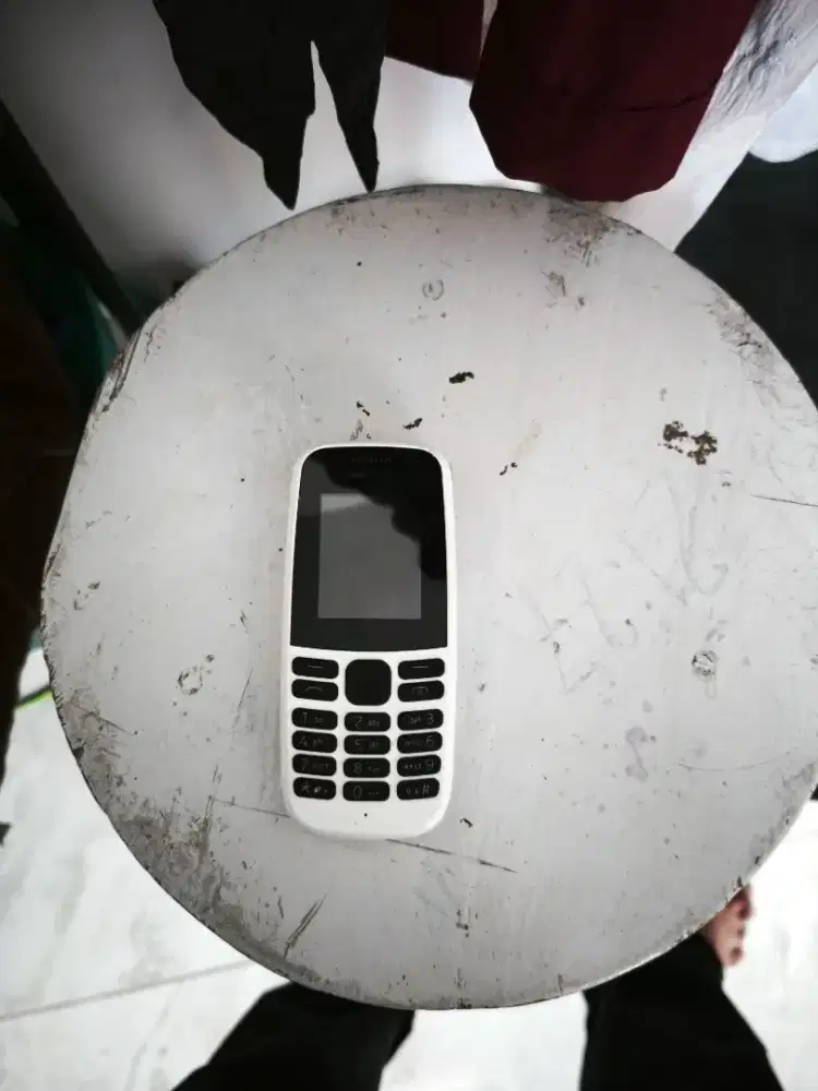 Hp Nokia komunikater putih