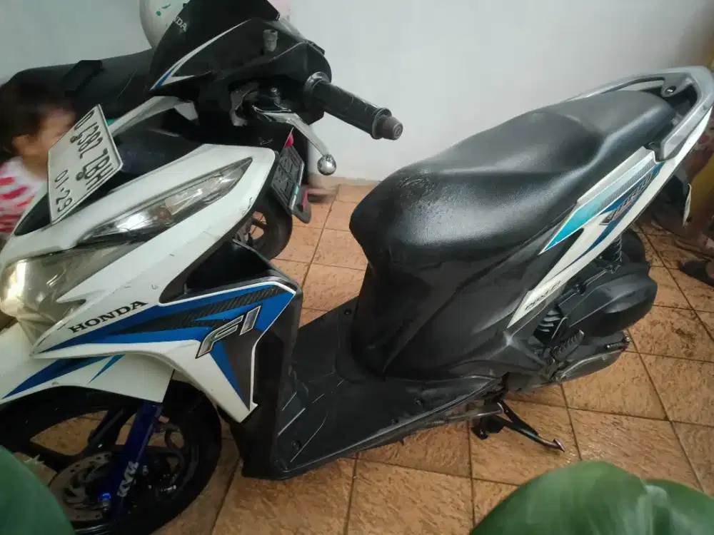 Dijual Vario 125 Tahun 2013. Vario Techno PGM-FI White Blue