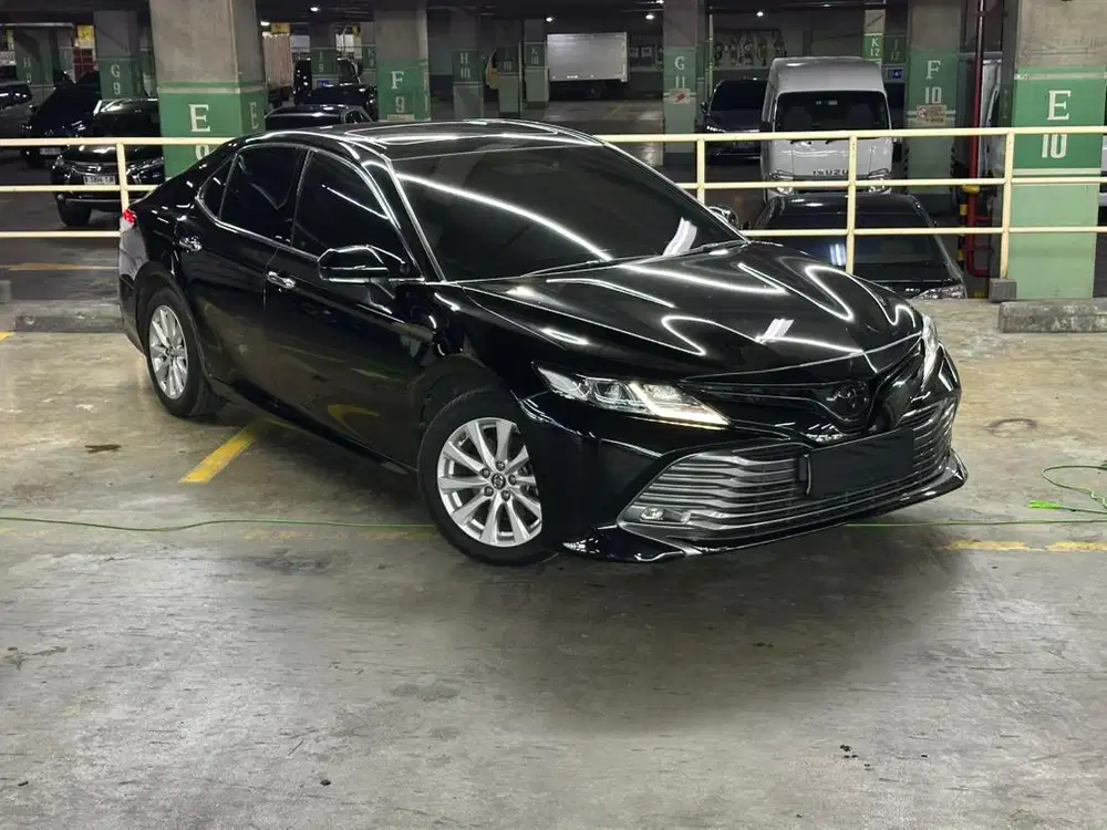 CAMRY 2.5 V 2019  (MINT CONDITION)