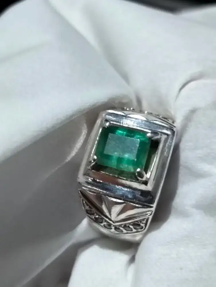 Cincin Jamrud iketan perak
