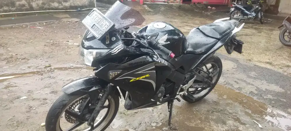 Honda CBR lengkap pjk mati