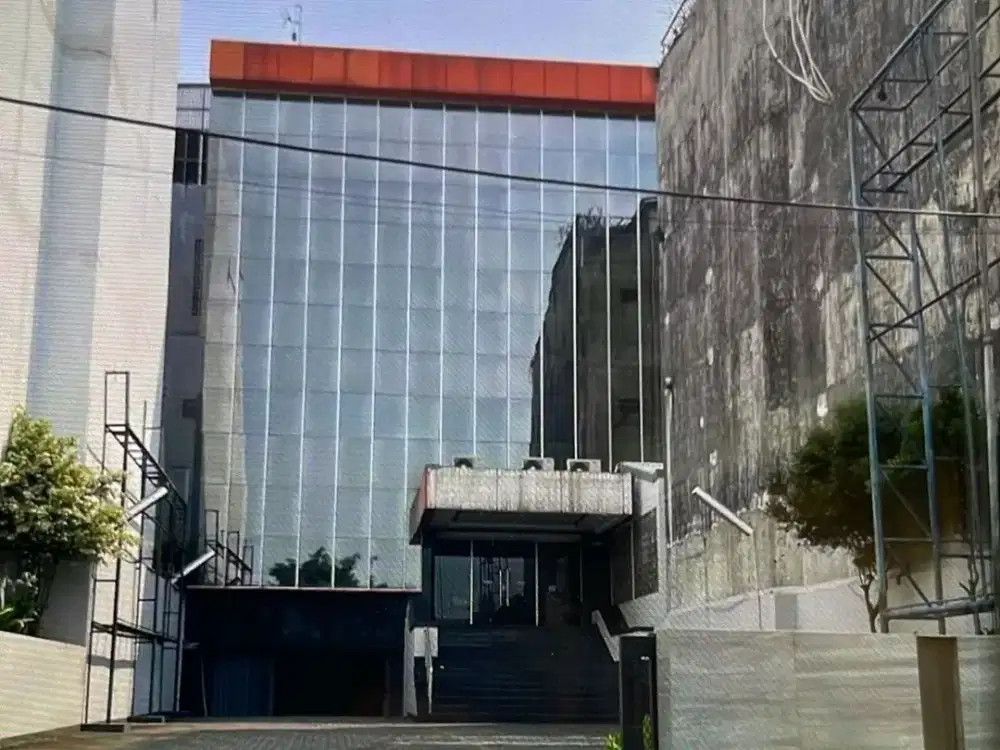 Dijual Gedung Komersial Strategis di Senen, Jakarta Pusat – Di Bawah NJOP!