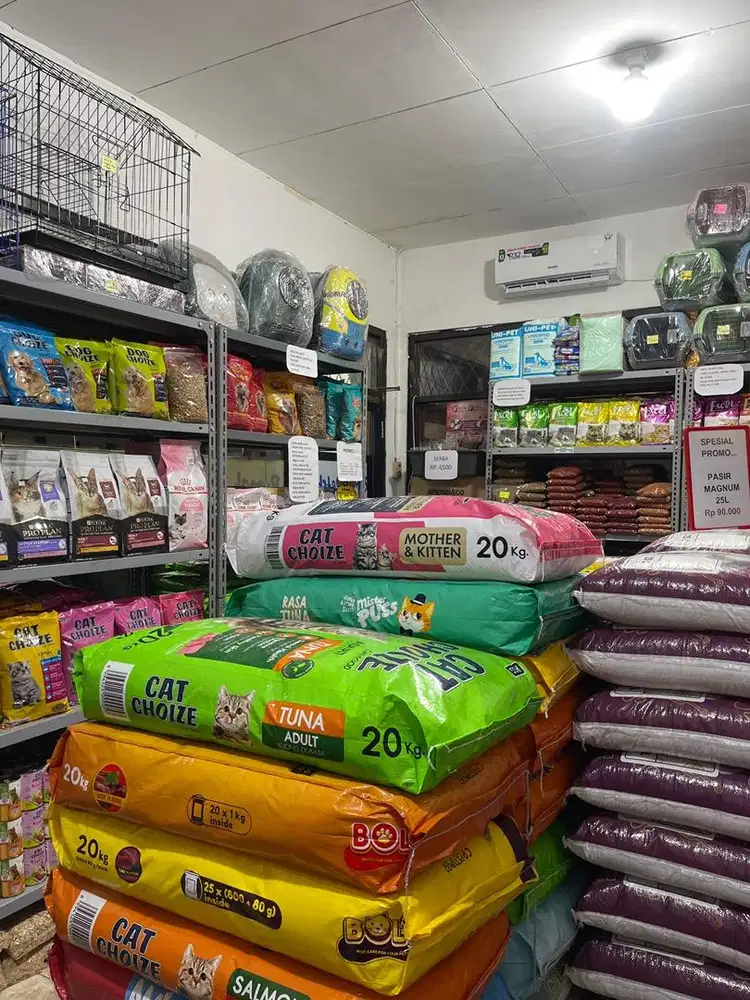 Dibutuh kan staff petshop secepatnya .