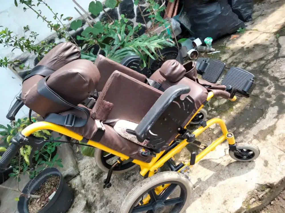 Kursi Roda Anak