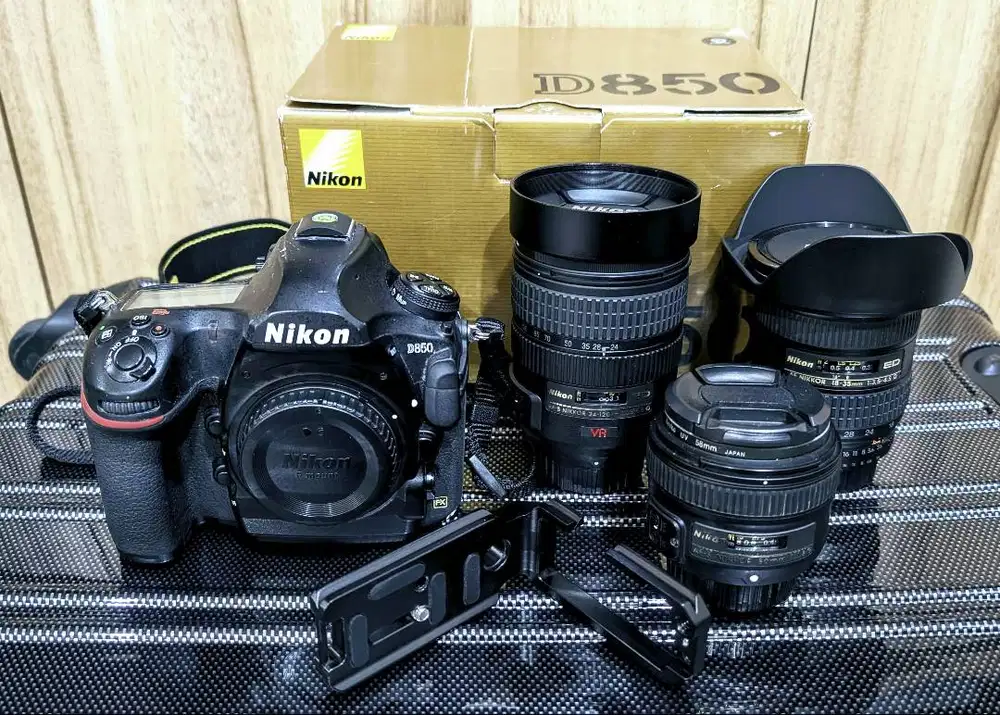 Jual NIKON D850 Digital SLR lengkap dengan 3 Lensa AF Nikkor