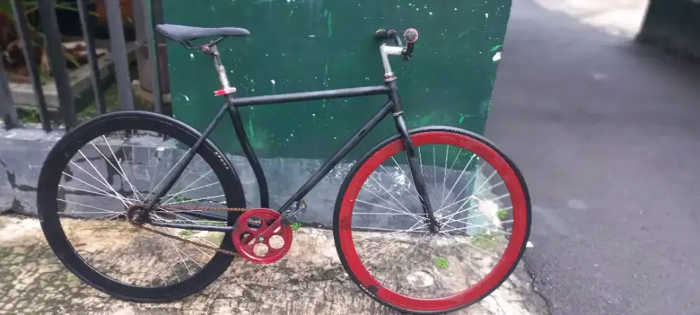 Sepeda fixie siap pakai