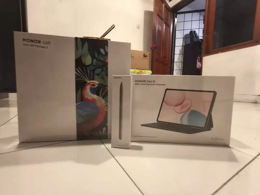 New Arrival ‼️ Honor Pad 10 Free Giftbox, Pen & Keyboard
