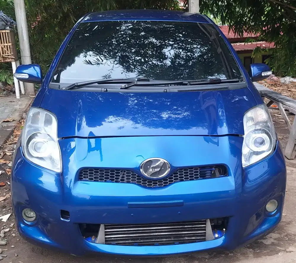 Dijual Yaris 2006 Superman Edition