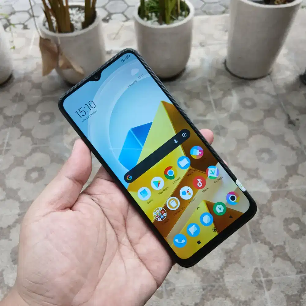 Poco M5 4/128GB bekas garansi resmi