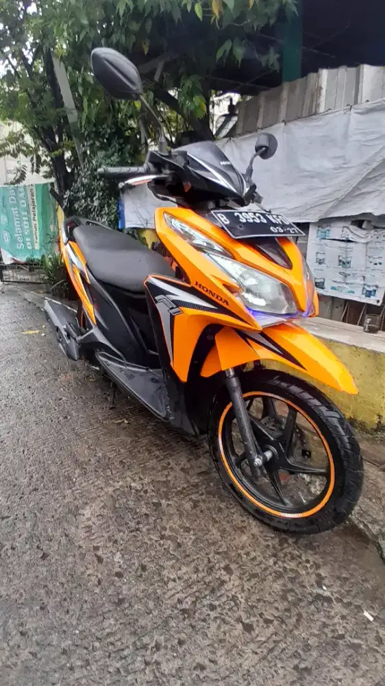 bismillah jual honda vario kzr thn 2012