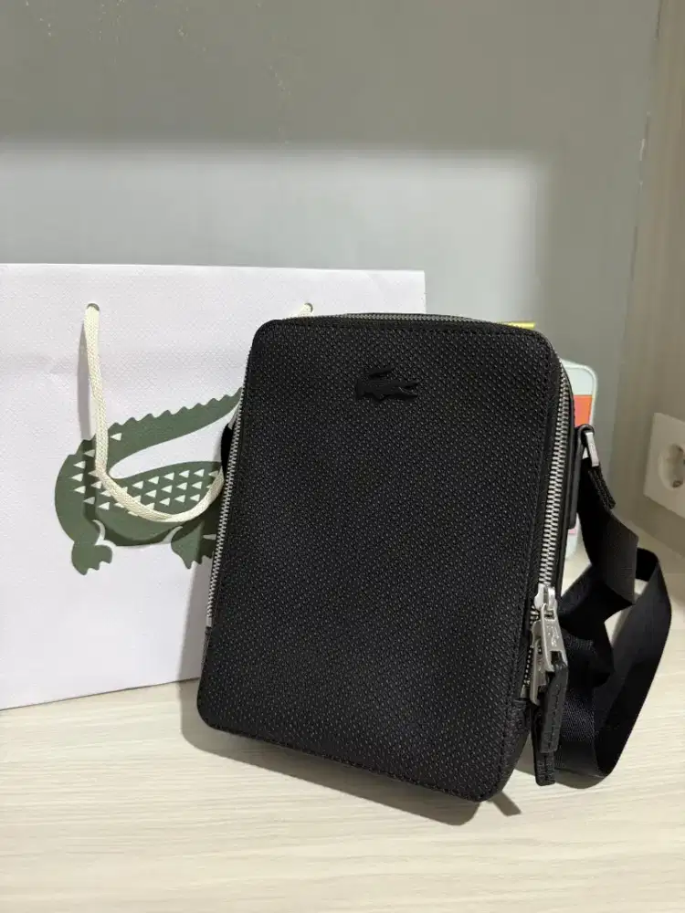 Lacoste Black (Baru sekali pemakaian)