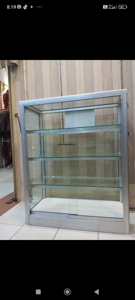 Etalase kondisi masih bagus