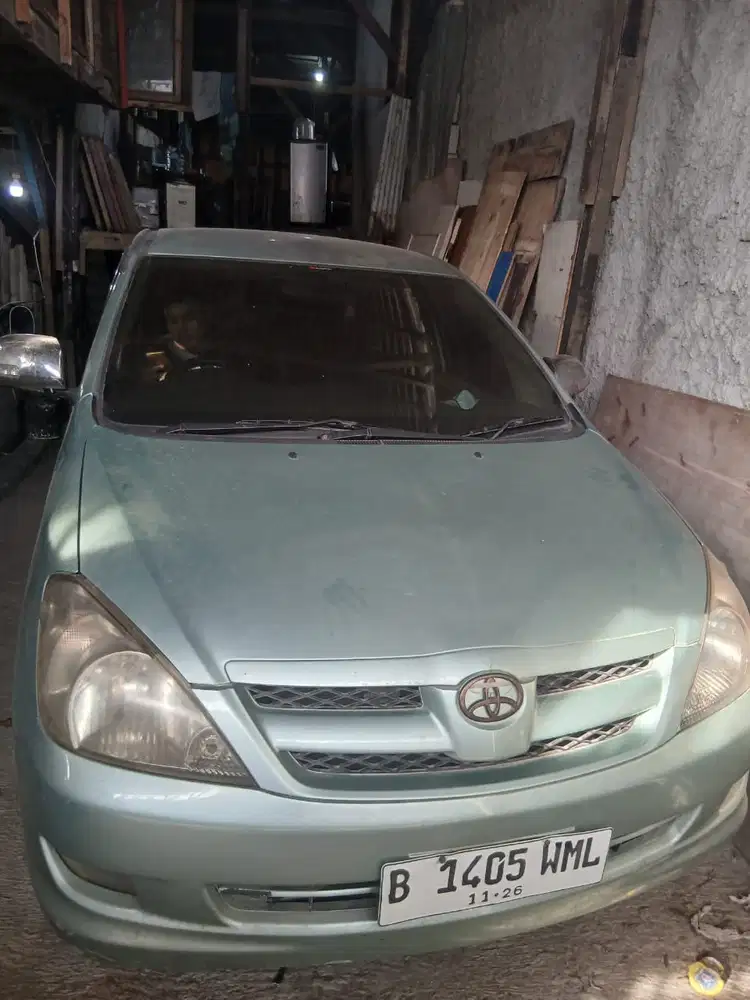 Toyota Kijang Innova 2005 Bensin